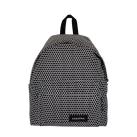 Image of <p>Le Padded Pak'r Refleks Navy. Le sac iconique d'Eastpak garde les caractéristiques qui ont fait son succès : <br />- grand espace principal, <br />- dos et bretelles rembourrés, <br />- résistance à l'eau, <br />- poche frontale zippée.</p> <p>Il vous