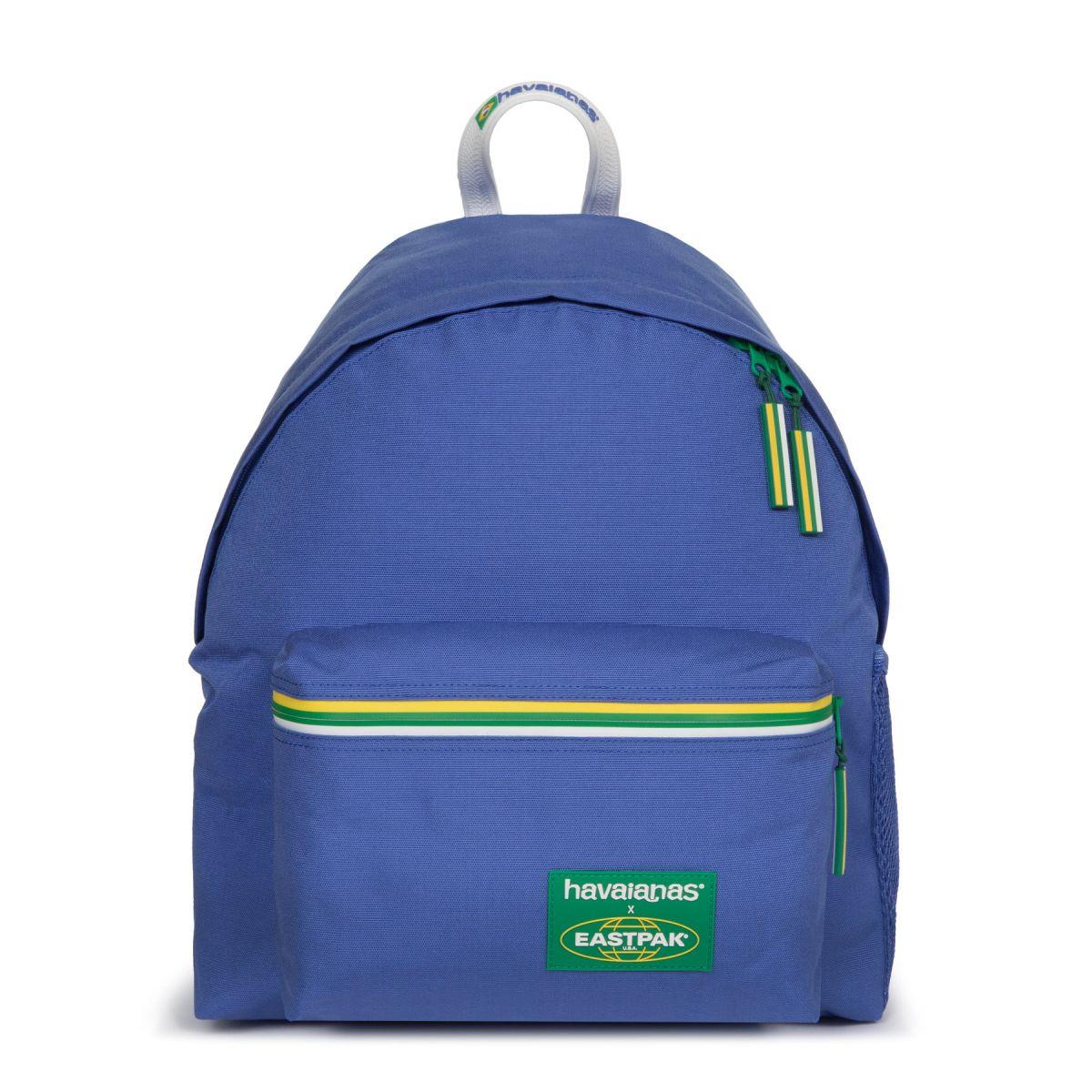 Image of Le Havaianas Padded Pak'r coloris C40 Blue. Le sac iconique d'Eastpak garde les caractéristiques qui ont fait son succès : <br>- grand espace principal, <br>- dos et bretelles rembourrés, <br>- résistance à l'eau, <br>- poche frontale zippée. <br>Et toujo