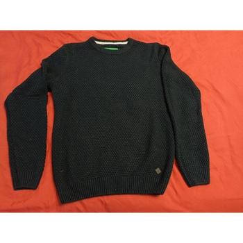 Image of Pull Celio Pulls