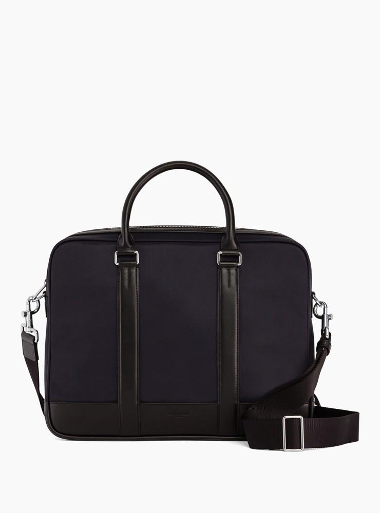 Image of <p>À la fois élégante et solide, en toile polyamide avec renfort cuir, cette gamme légère est conçue pour les voyageurs d?affaires. L?idée ? Renforcer stratégiquement les endroits d?usures avec des empiècements de cuir et aménager un intérieur fonctionnel