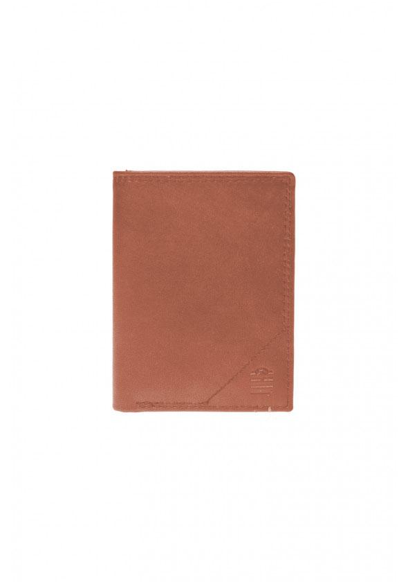 Image of <p>Porte-cartes en cuir Serge Blanco "Mykonos". <br />Il comprend une poche à soufflet pour les billets, 6 emplacements pour vos cartes et 3 poches multifonctions pour tickets et autres...<br /><br />Polo de rugby marqué à chaud à l'avant avec deux points